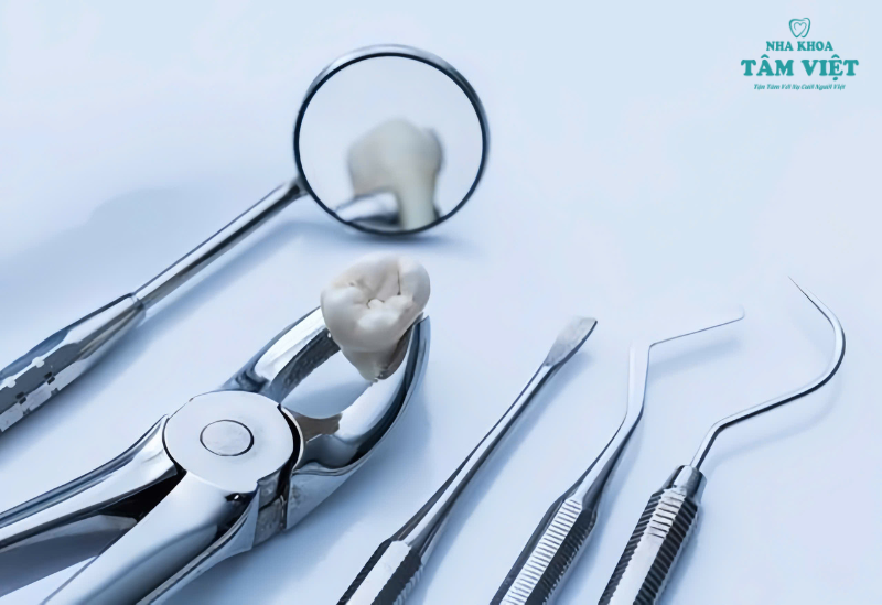 Nhổ răng (tooth extraction) là loại bỏ hoàn toàn răng ra khỏi ổ răng