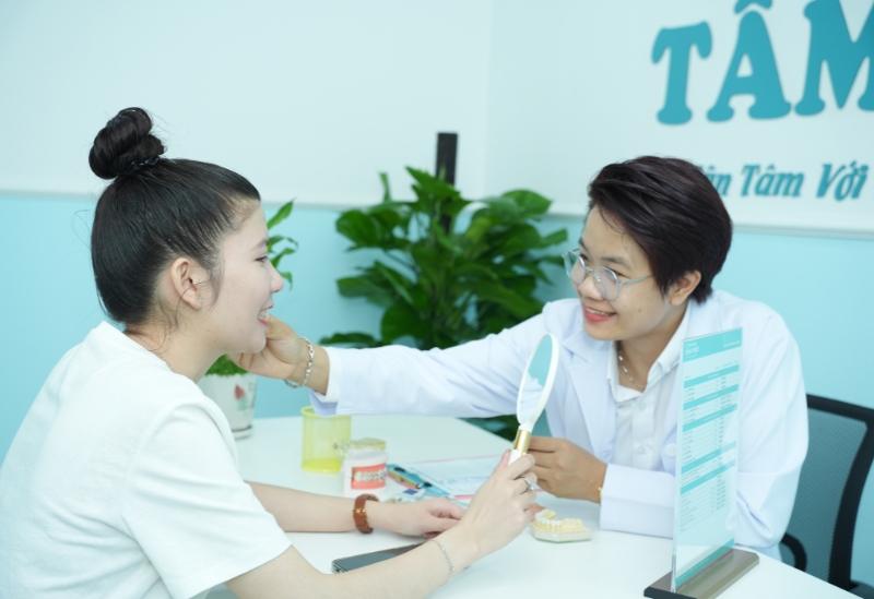 Hỏi đáp: Niềng răng trong suốt có đau không và một số lưu ý 6 Tái khám định kỳ theo lịch hẹn