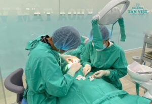Sau cắm implant kiêng ăn gì? Lưu ý quan trọng