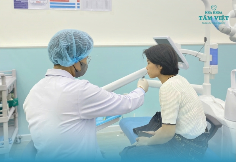 Bọc răng sứ bị sâu giá bao nhiêu tại nha khoa? Có đắt không? 3 Bước 1: Thăm khám và chụp X-quang