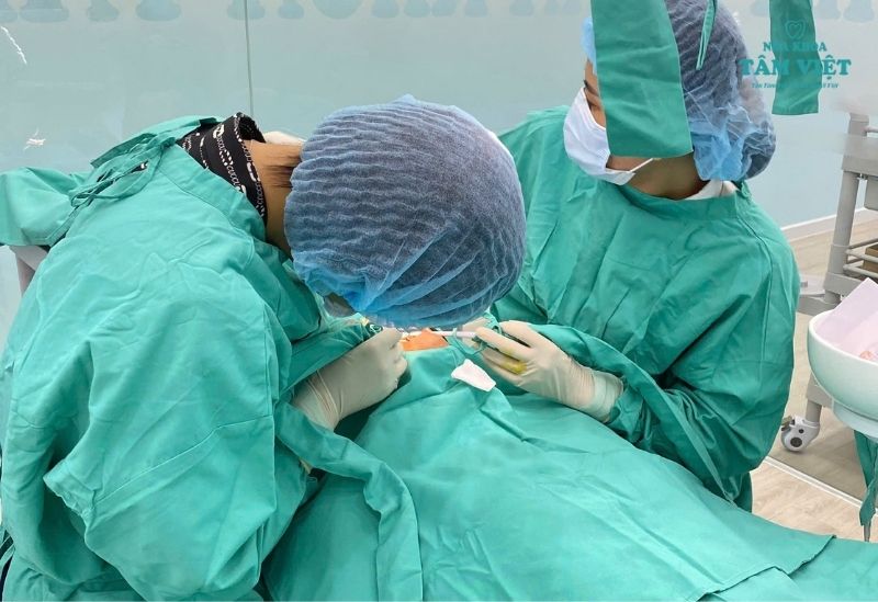 Trồng răng implant trong không gian vô trùng
