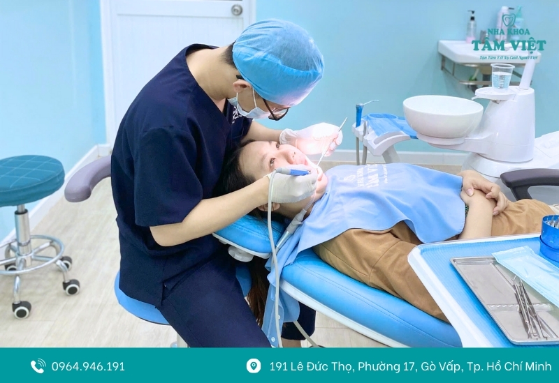 Lấy cao răng bằng sóng siêu âm có làm mòn men răng?