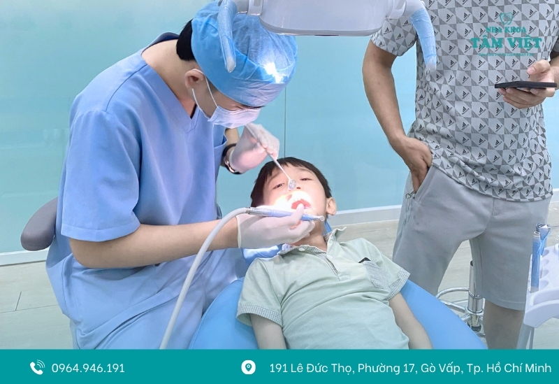 Kỹ thuật nhổ nhanh, ít xâm lấn, ít chảy máu