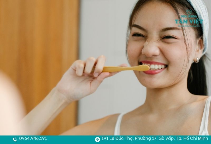 Đánh răng như bình thường sau 24 giờ