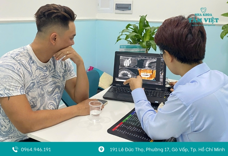 Thăm khám chi tiết tại nha khoa