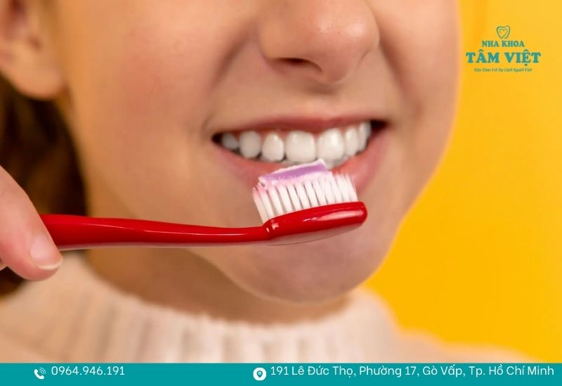 Bọc răng sứ có bị hôi miệng không sau một thời gian sử dụng? 3 Giữ vệ sinh răng miệng sạch sẽ