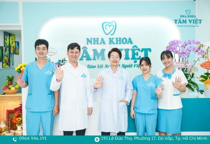 Bọc răng sứ ở đâu uy tín TPHCM? Review thực tế từ khách hàng 3 Đội ngũ bác sĩ của nha khoa