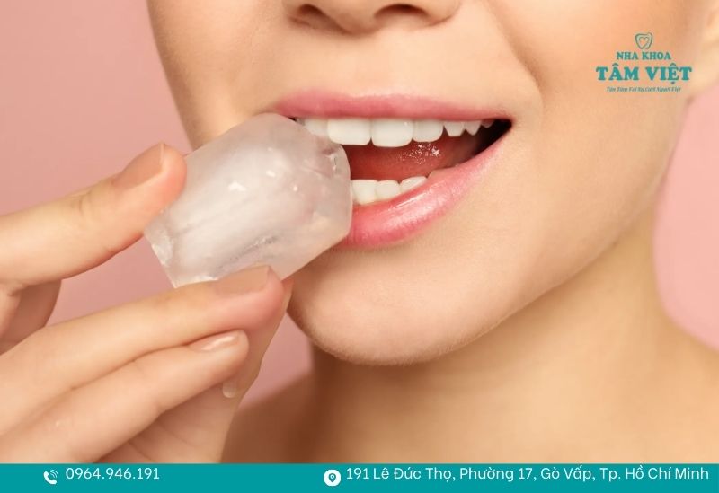 Răng bị nứt dọc phải làm sao? Có cần nhổ bỏ răng không? 3 Thói quen nhai đồ quá cứng tạo áp lực mạnh