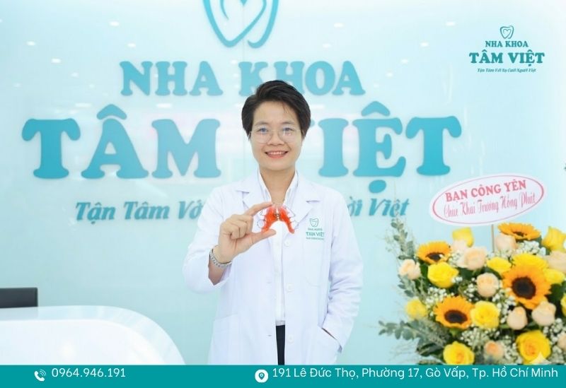 Đeo hàm duy trì sau khi niềng