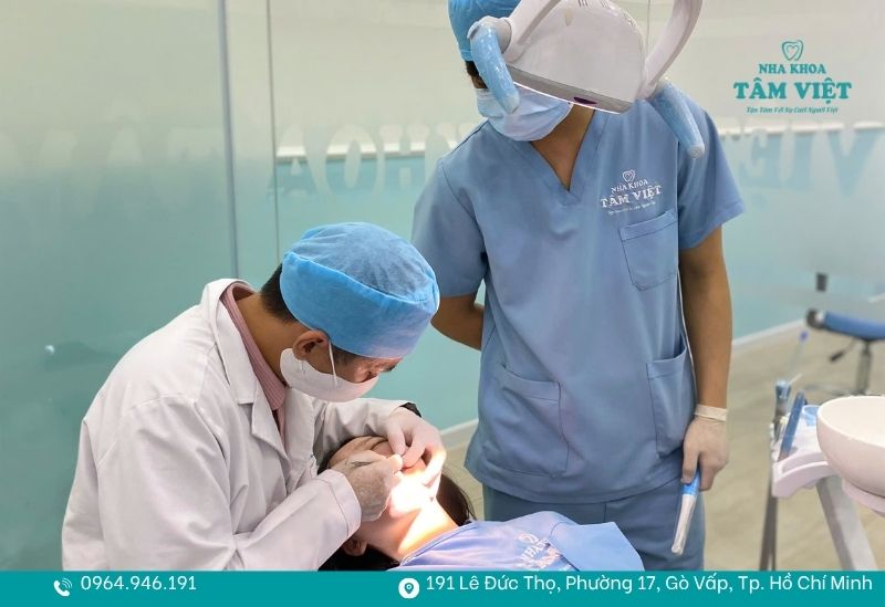 Tay nghề bác sĩ là yếu tố quan trọng nhất khi thực hiện bọc răng sứ